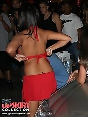 12 pictures - Girls upskirts, accidentally, at the exhibition