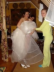 10 pictures - Naughty Brides upskirt photos