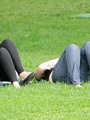 12 pictures - The hottest upskirts in the park