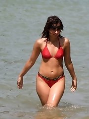 8 pictures - bikini girls pic gallery
