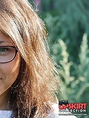 12 pictures - Cute nudist babe hiding in bushes
