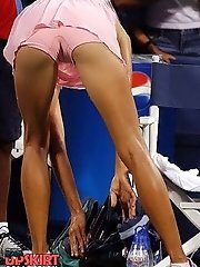 20 pictures - Up skirt of sexy celebs