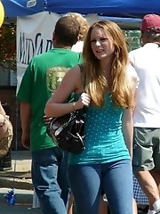 12 pictures - Cameltoe upskirt gallery