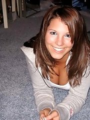 7 pictures - Licentious bimbo gets talked into showing tits