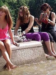 12 pictures - Picture set showing fun accidental upskirt
