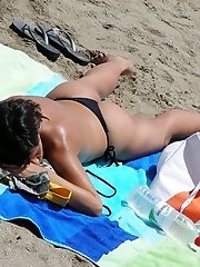 12 pictures - Teenie swimsuits covering hot bodies