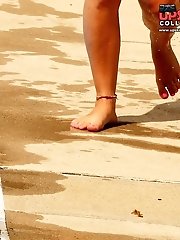 12 pictures - Perfect bikini asses and tits here