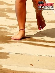 12 pictures - Perfect bikini asses and tits here
