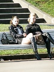 12 pictures - Awesome sitting upskirt pics