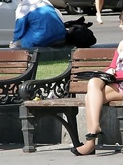 12 pictures - Spy upskirt filmed outdoors