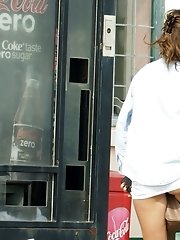 12 pictures - Stunning up skirt mom photos