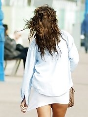 12 pictures - Stunning up skirt mom photos