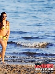 12 pictures - Big butt view in super hot bikinis