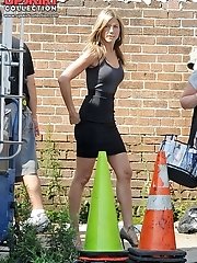 20 pictures - Jennifer Aniston upskirt pictures