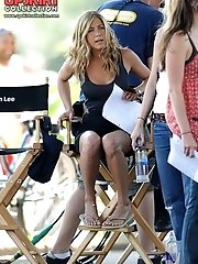 20 pictures - Jennifer Aniston upskirt pictures