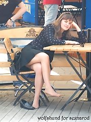 15 pictures - Babes' in golfs upskirt views get voyeured