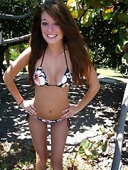 12 pictures - A girl going naked on the Orient