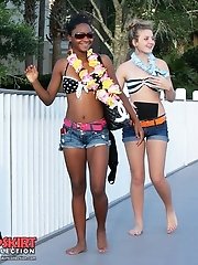12 pictures - A number of girls in swimsuits spied