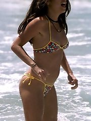 10 pictures - Downblouse Shots upskirt pictures