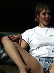 12 pictures - Cameltoe upskirt gallery