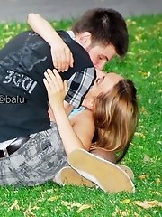 12 pictures - Real street upskirts of sexy babes