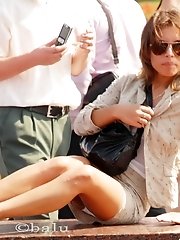 12 pictures - Sexy street upskirt in a park