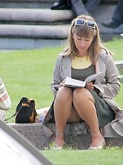 12 pictures - The hottest upskirts in the park